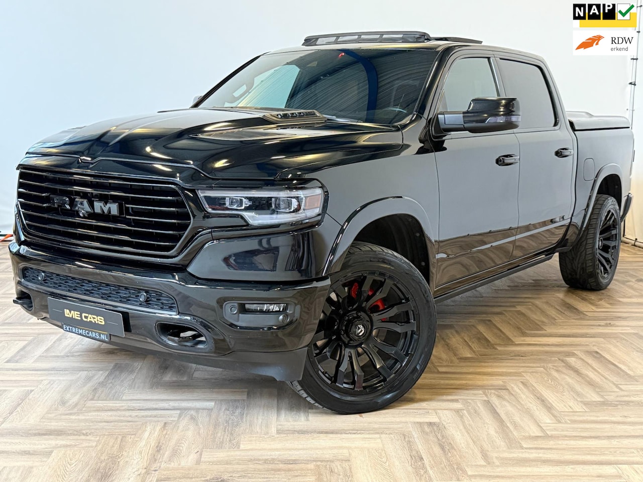 Dodge Ram 1500 - 5.7 V8 4x4 Crew Cab Longhorn 5.7 V8 4x4 Crew Cab LONGHORN , WEINIG KM , VOL OPTIES , 1e EIGENAAR ! - AutoWereld.nl