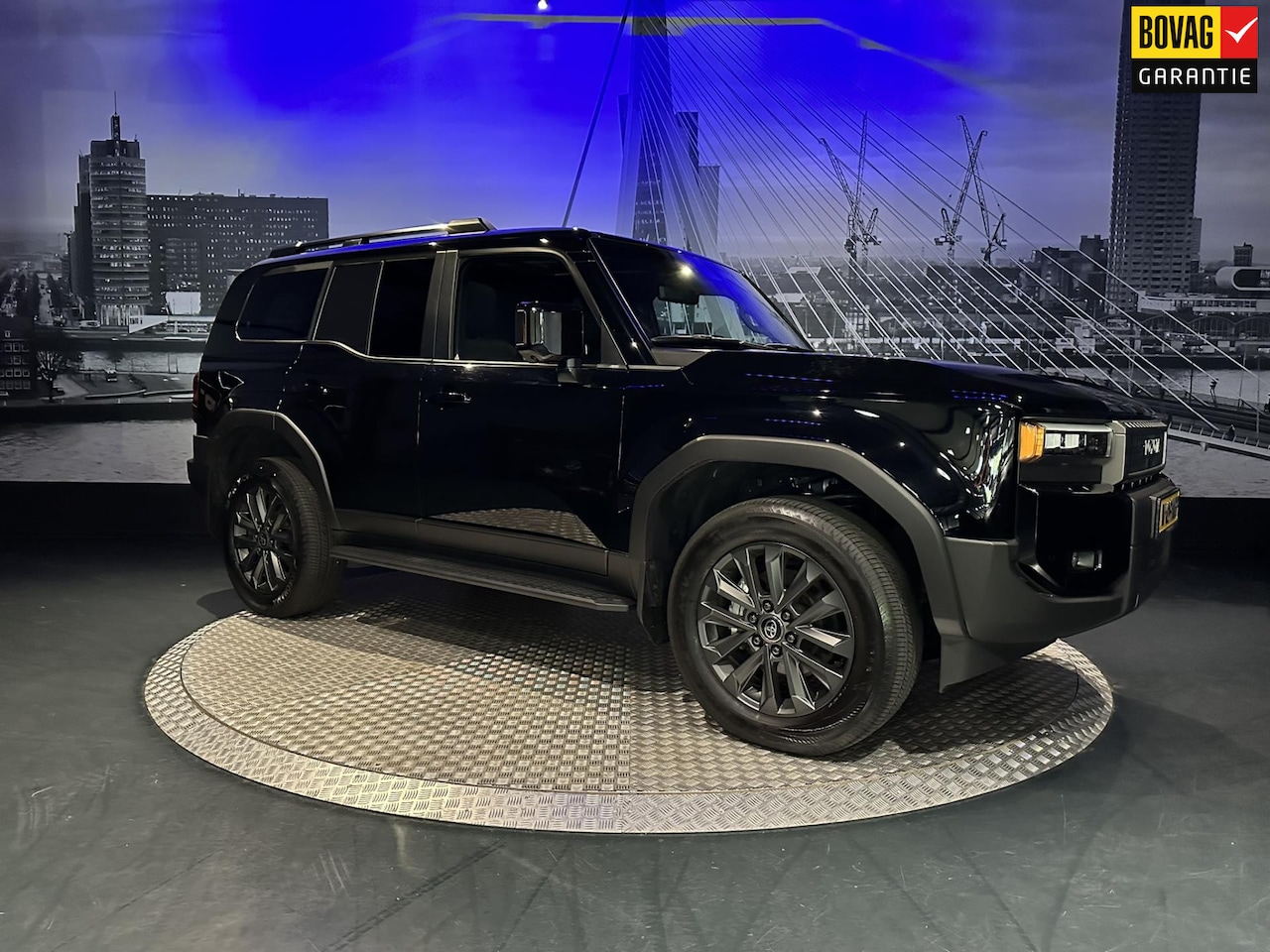 Toyota Land Cruiser - 2.8 D-4D Standard Roof Window Van Professional 2.8 D-4D Standard Roof Window Van Professional - AutoWereld.nl