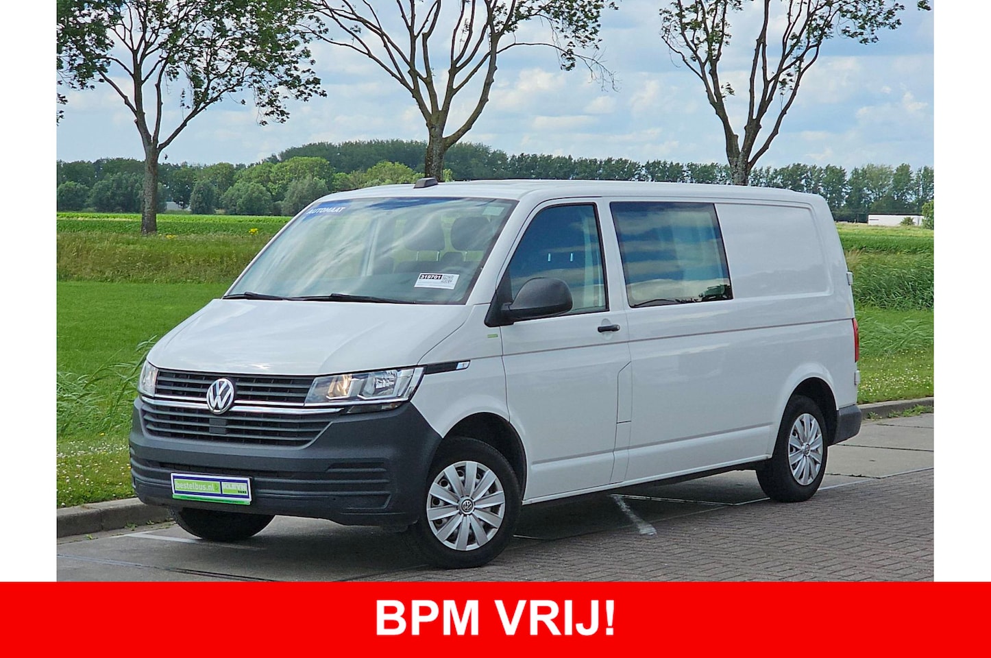 Volkswagen Transporter - 2.0 TDI L2H1 T6.1 Automaat Airco Camera Trekhaak CarPlay Euro6! - AutoWereld.nl