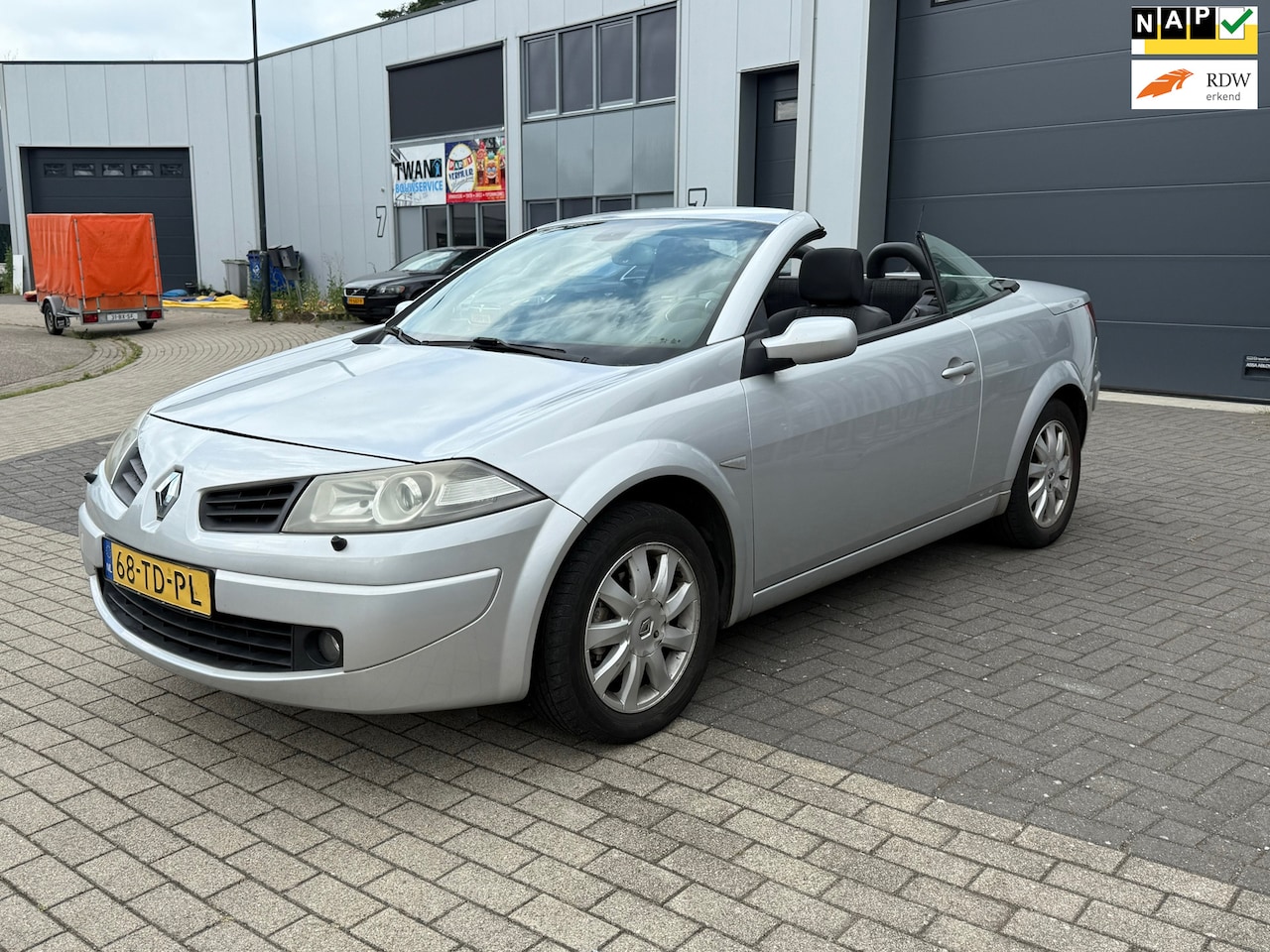 Renault Mégane coupé cabriolet - 2.0 AIRCO CRUISE PARKSENSOR APK 04-26 - AutoWereld.nl