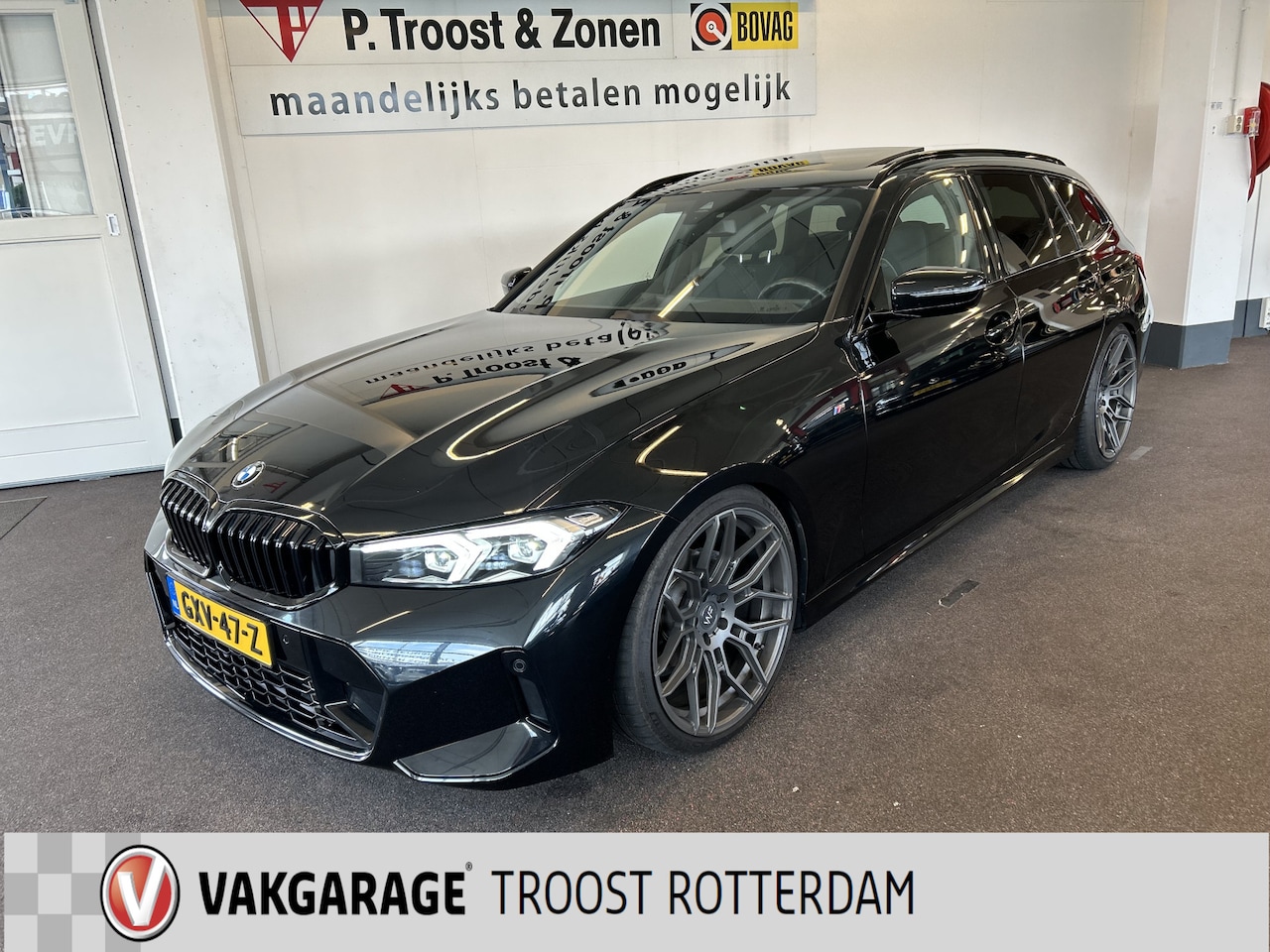 BMW 3-serie Touring - 318i M Sport | Panoramadak | Fabrieksgarantie | 20''INCH | Verlaagd | Lederen bekleding | - AutoWereld.nl