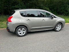 Peugeot 3008 - 2.0 HDiF HYbrid4 Blue Lease