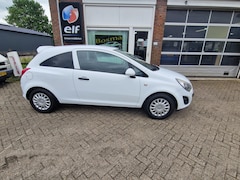 Opel Corsa - 1.2i "Selection" Airco - Trekhaak - Apk 07-02-2026