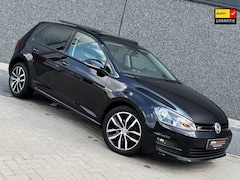 Volkswagen Golf - 1.2 TSI R-line Pano Carplay Clima Dealer Onh