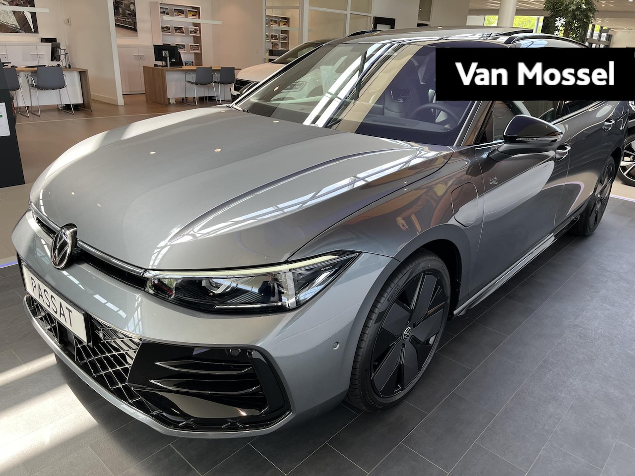 Volkswagen Passat Variant - 1.5 eHybrid R-Line Edition Harman Kardon | Multimedia Pakket Plus | Black Style Pakket Plu - AutoWereld.nl