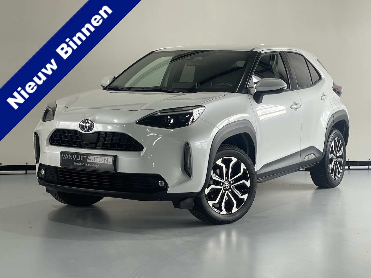 Toyota Yaris Cross - 1.5 Hybrid Automaat First Edition Camera / Navigatie - AutoWereld.nl