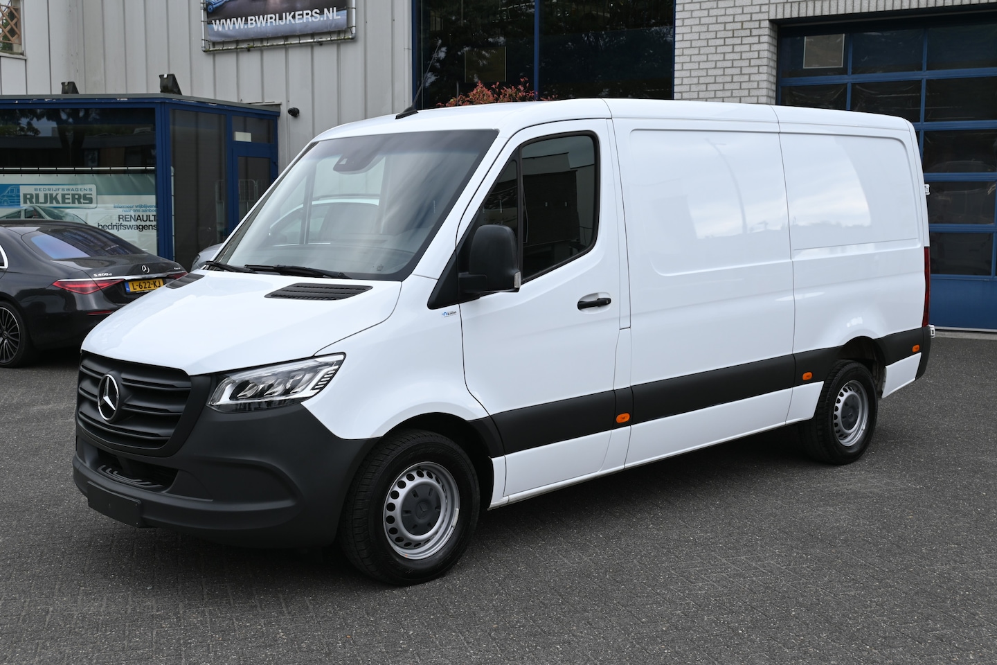 Mercedes-Benz Sprinter - 316 CDI L2H1 RWD 3500kg Trekhaak, Led, MBUX met camera, Dodehoek assyst, Brake assyst, - AutoWereld.nl