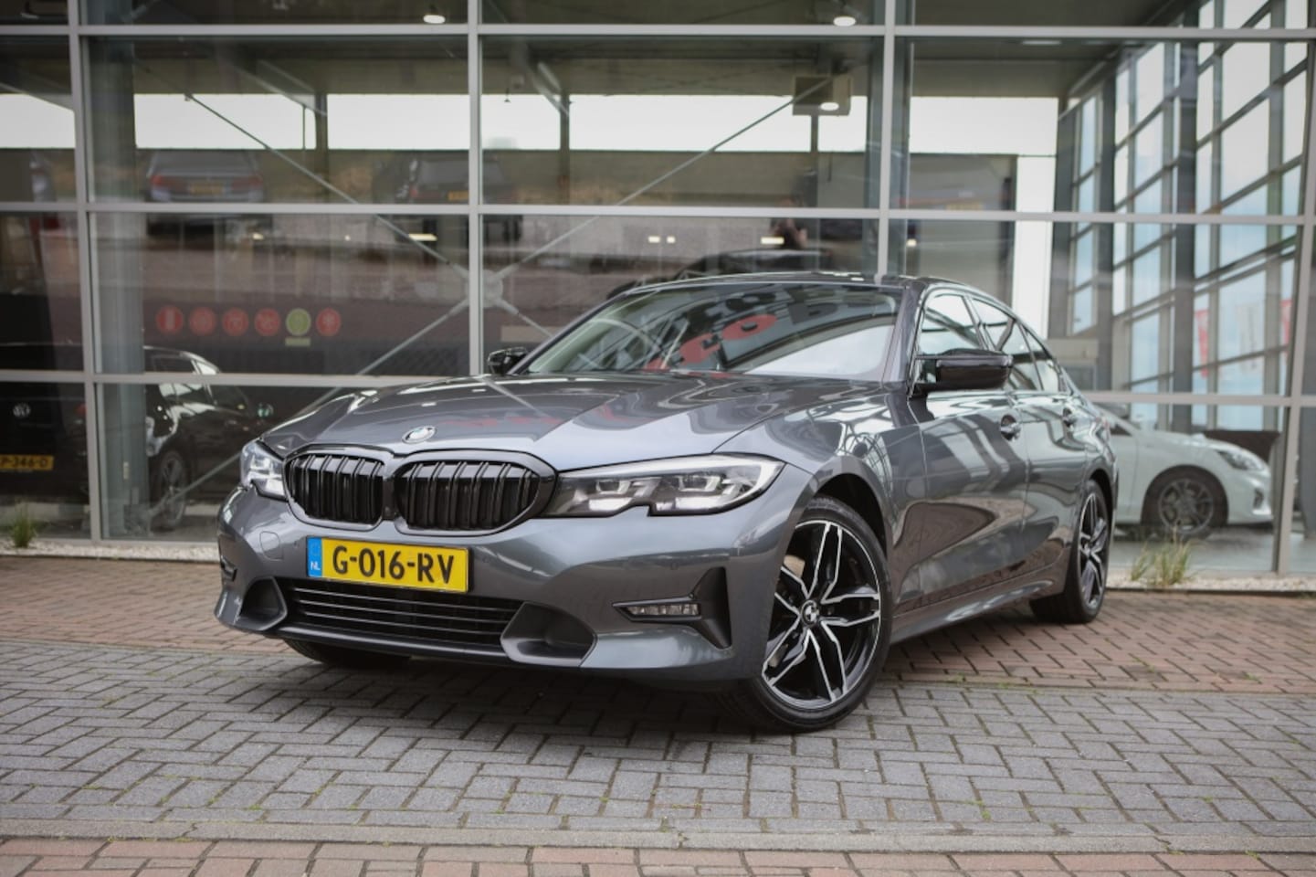 BMW 3-serie - 320i High Executive 320i High Executive - AutoWereld.nl
