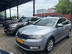 Skoda Rapid - BWJ 2013 1.2 TSI 105 PK Greentech Elegance Businessline TREKHAAK / NAVI / CLIMA / CRUISE /
