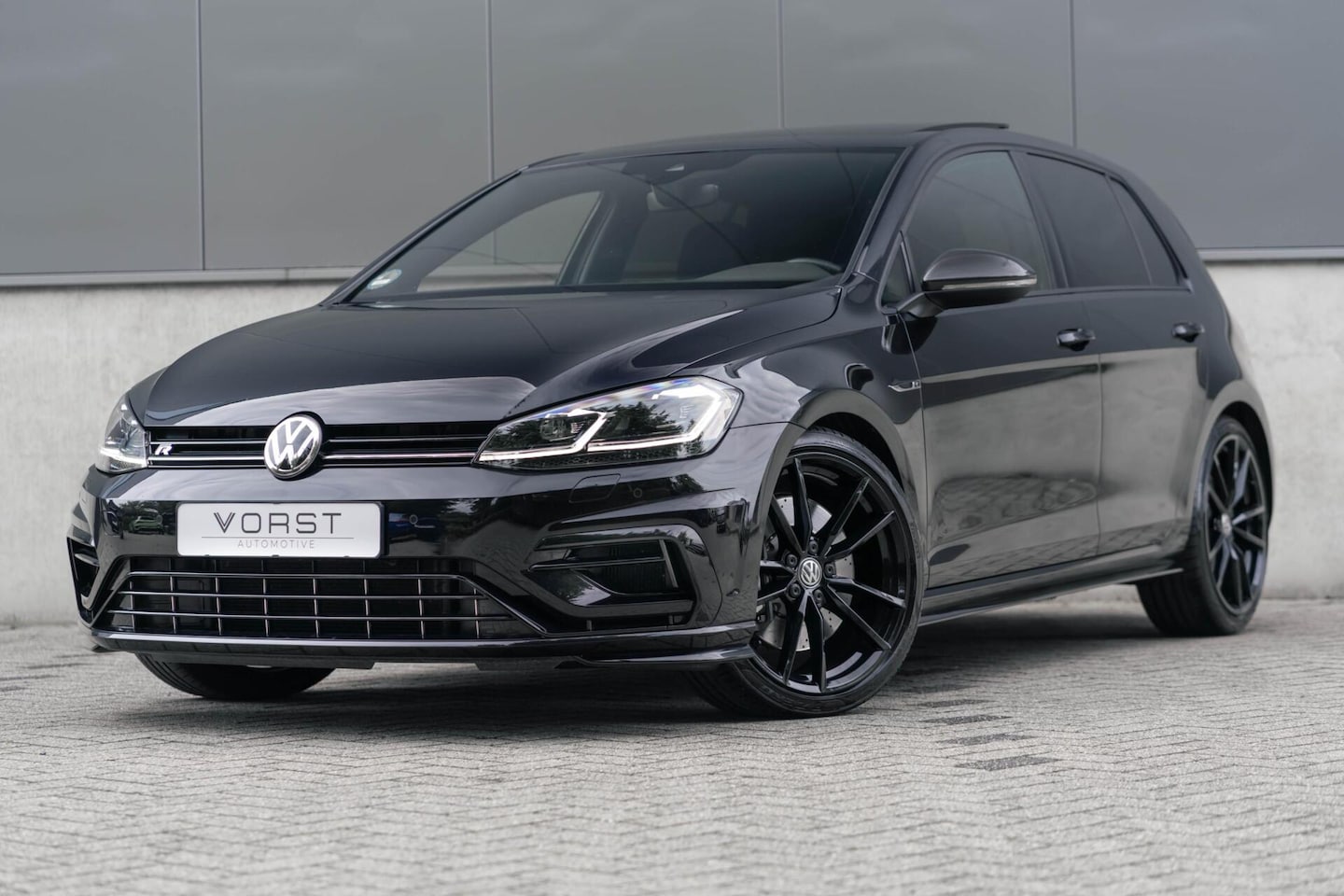 Volkswagen Golf - 2.0 TSI 4Motion R Performance Pano Akra DCC - AutoWereld.nl