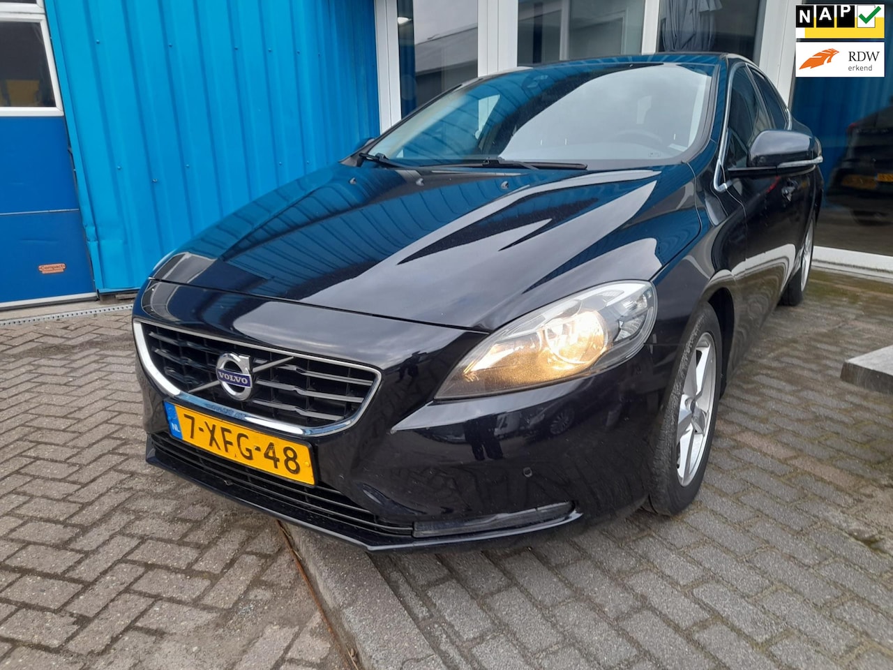 Volvo V40 - 1.6 D2 Summum Business 1.6 D2 Summum Business - AutoWereld.nl