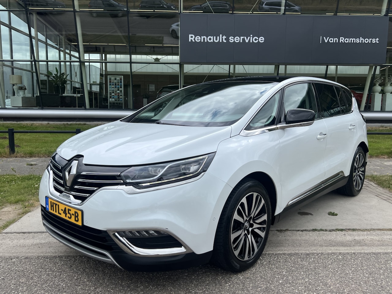 Renault Espace - 1.6 dCi 160 PK Initiale Paris / Dealer onderhouden / Trekhaak / Panorama / Bose/ 4control/ - AutoWereld.nl