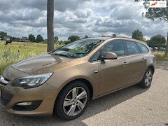 Opel Astra Sports Tourer - 1.4 Turbo Berlin Lees tekst