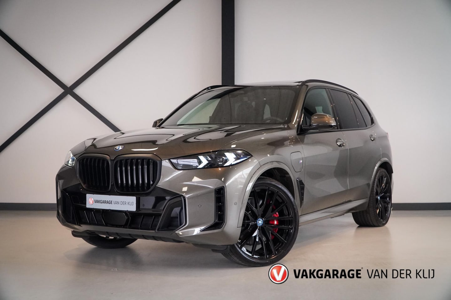 BMW X5 - XDrive50e M-Sport Pro | Panorama | Trekhaak | H/K | 360 Camera | Head-Up | Gesture Control - AutoWereld.nl