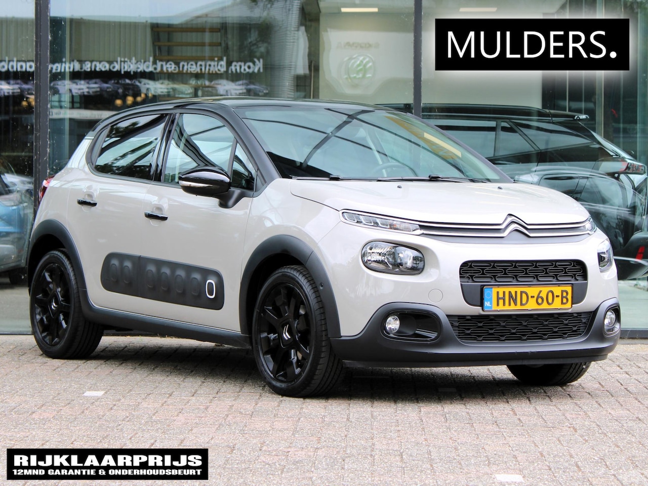 Citroën C3 - 1.2 PureTech Shine Automaat | Navi / Camera / Climate - AutoWereld.nl