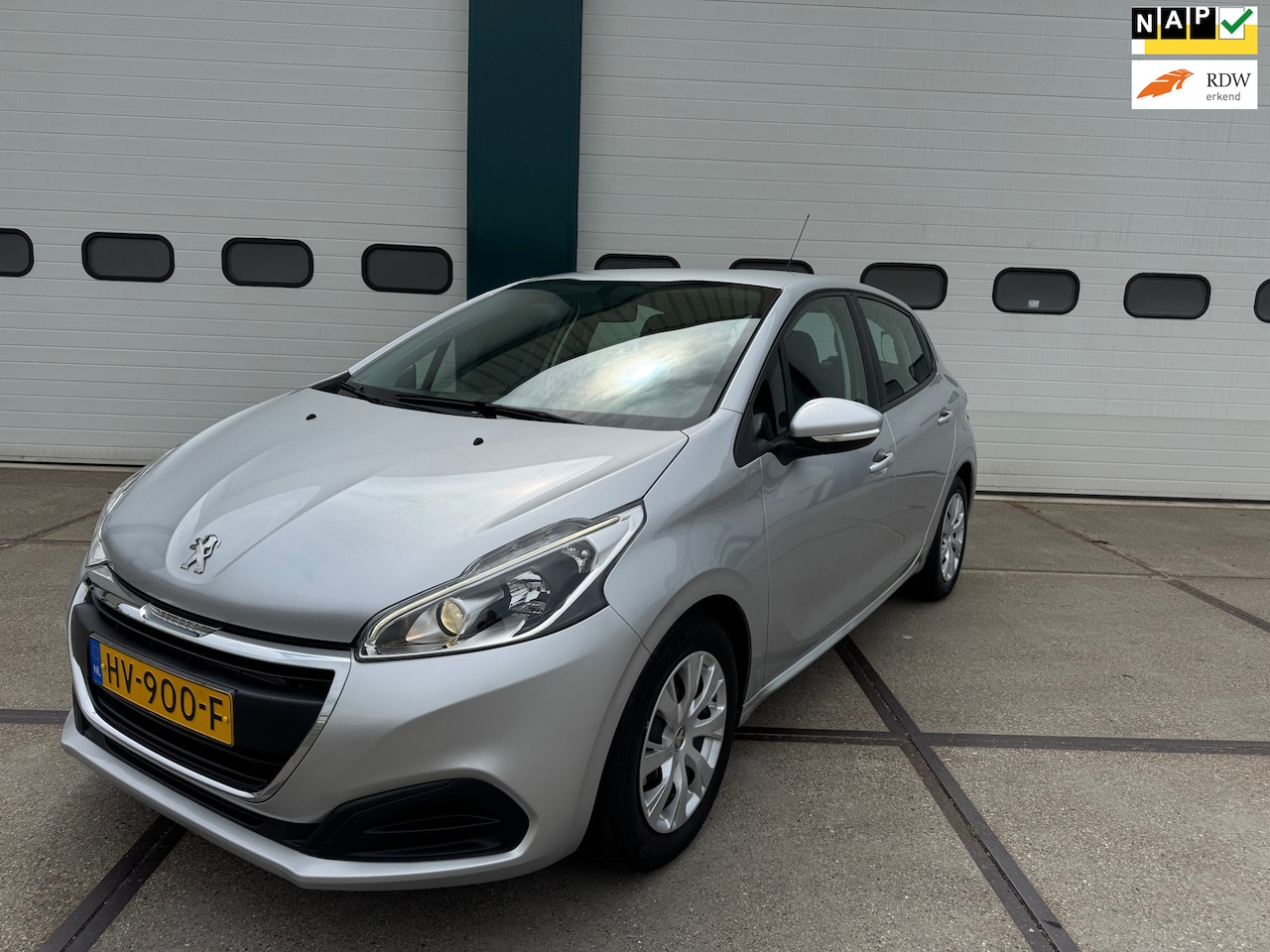 Peugeot 208 - 1.2 PureTech Active Automaat ! 106.000Km ! - AutoWereld.nl