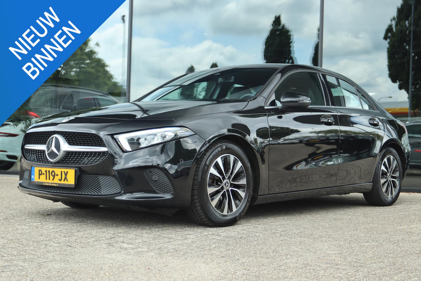 Mercedes-Benz A-klasse - 180 BUSINESS SOLUTION AUT. | ORIG. NL | CARPLAY | WIDESCREEN | TREKHAAK | CAMERA | LED | S - AutoWereld.nl