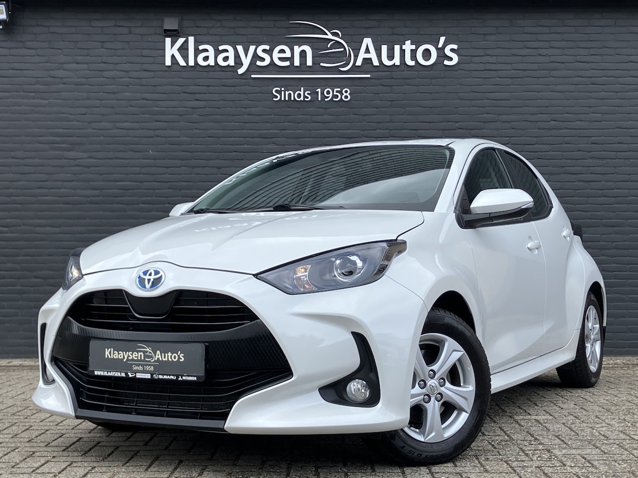 Toyota Yaris - 1.5 Hybrid Dynamic AUT. | 1e eigenaar | dealer onderhouden | navigatie | stoel-/stuurverwa - AutoWereld.nl