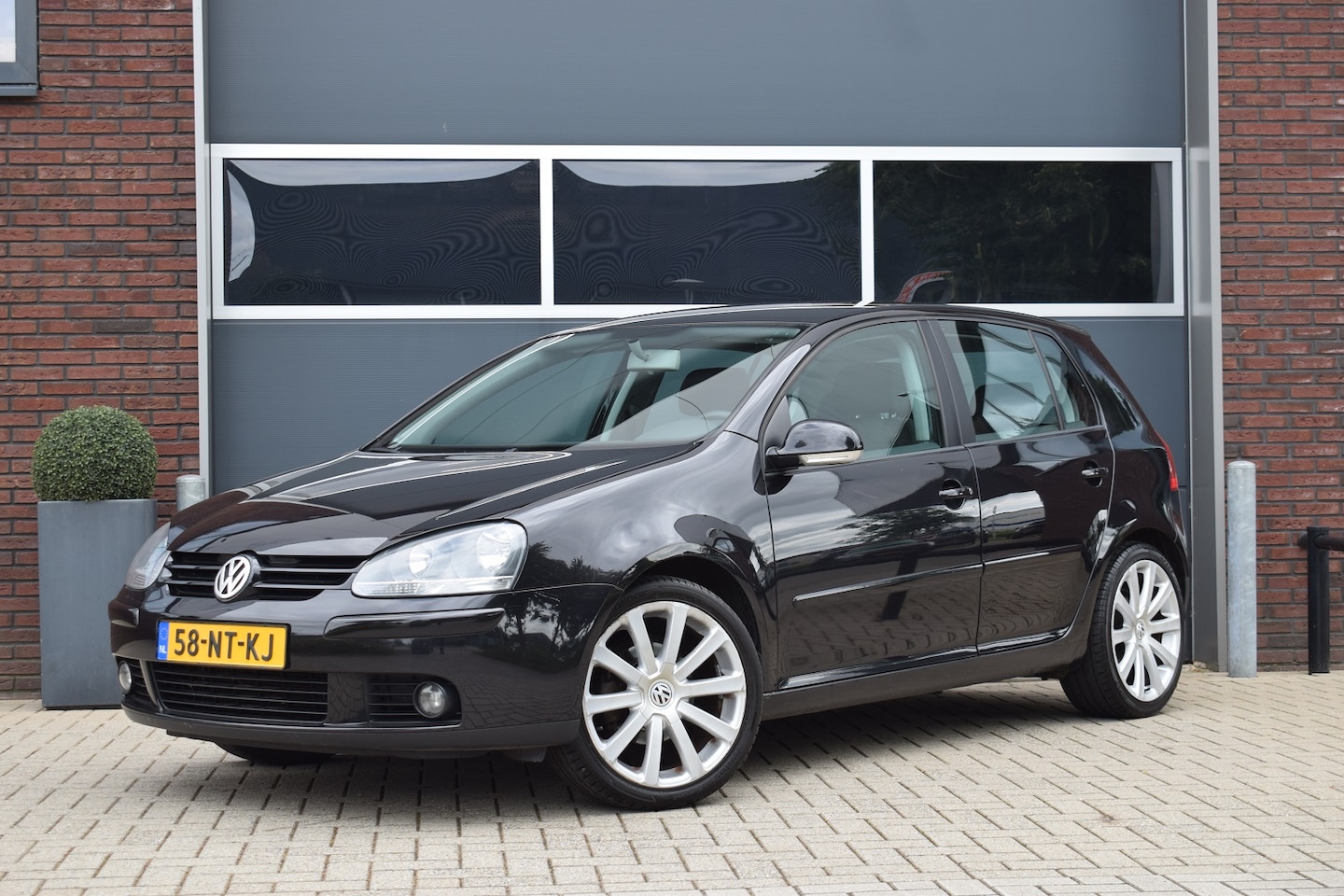 Volkswagen Golf - 1.6 FSI Sportline | Nieuwe APK / distr.ketting / koppeling - AutoWereld.nl