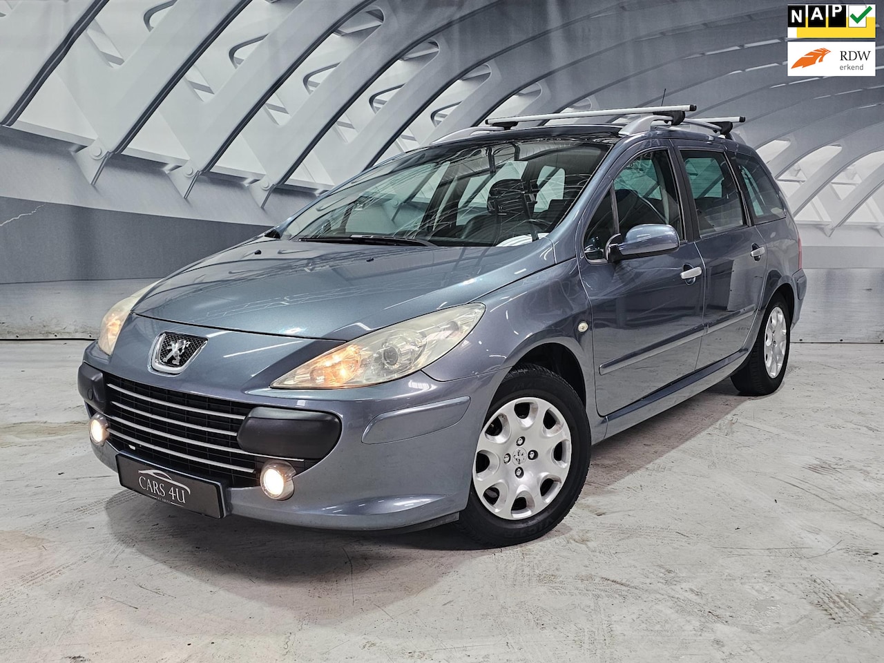 Peugeot 307 SW - 1.6-16V Oxygo leer clima trekhaak - AutoWereld.nl