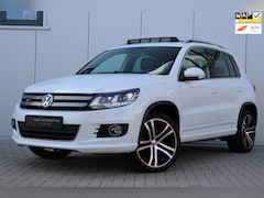 Volkswagen Tiguan - 1.4 TSI R-Line PANO I LEDER I LED I DYNAUDIO I AFN. TREKHAAK I PARK PILOT I 19INCH I