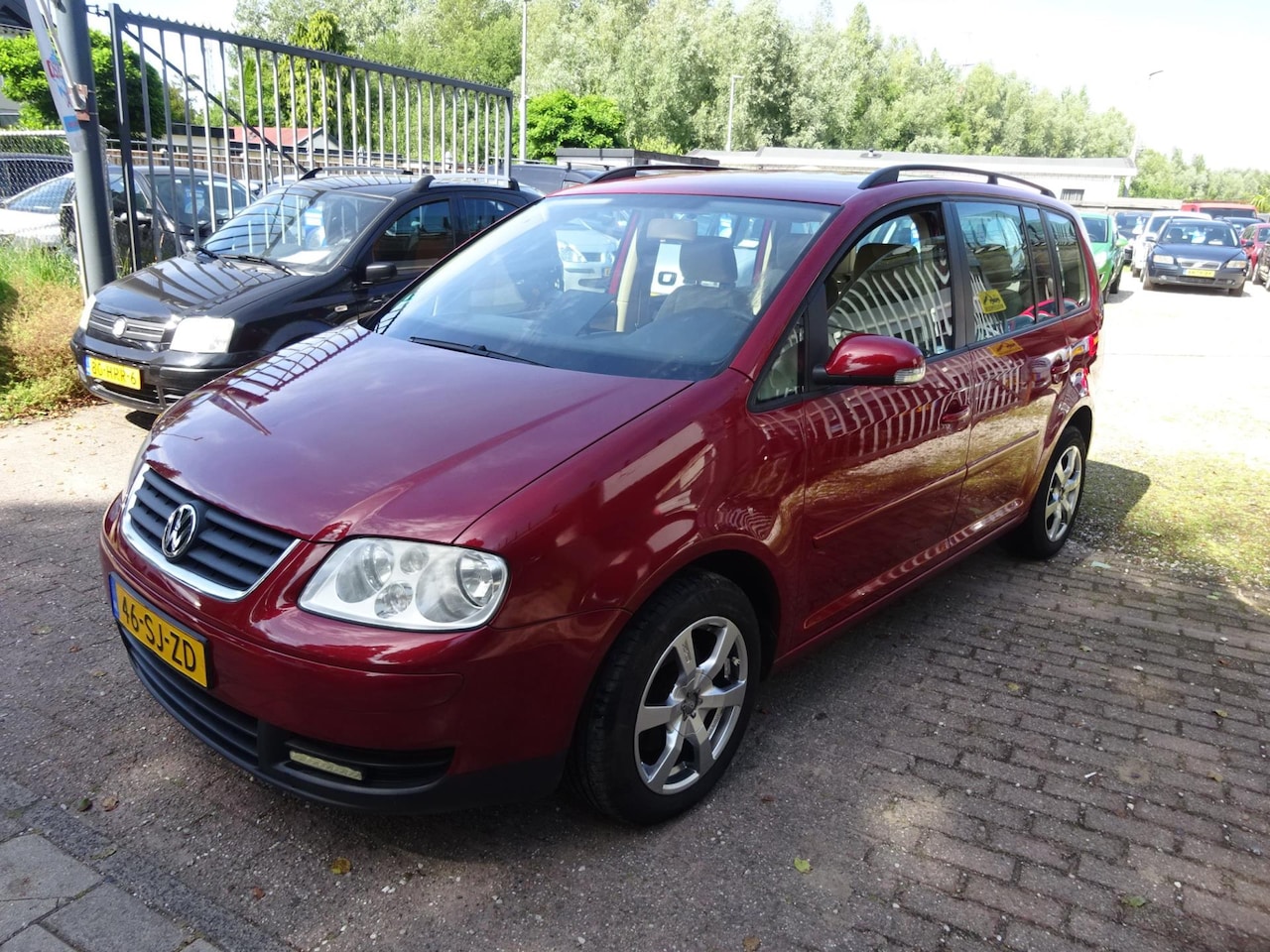 Volkswagen Touran - 2.0-16V FSI Trendline automaat - AutoWereld.nl