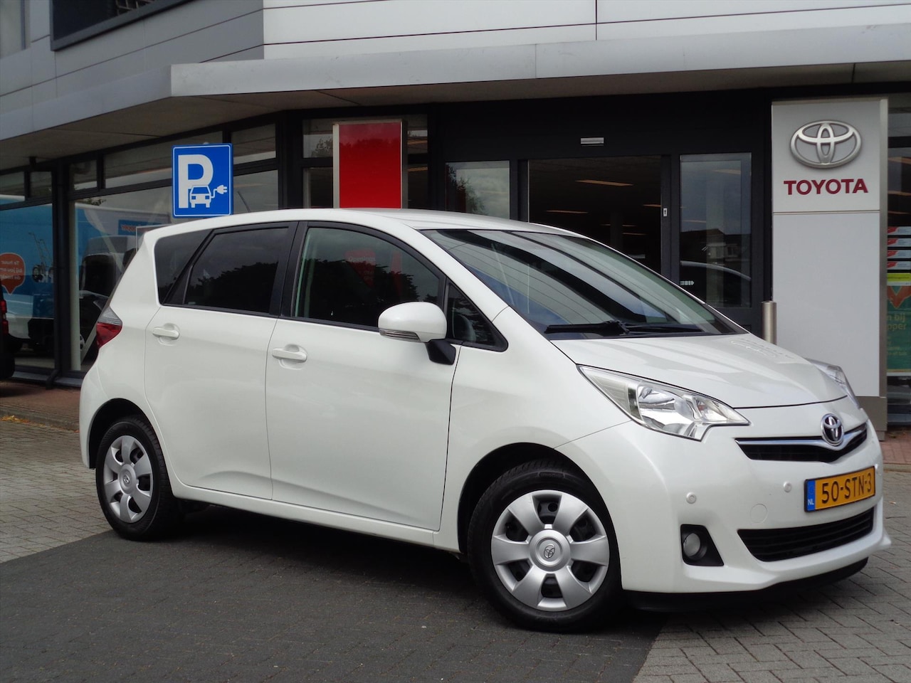 Toyota Verso S - 1.3 MULTIDRIVE CVT - AutoWereld.nl