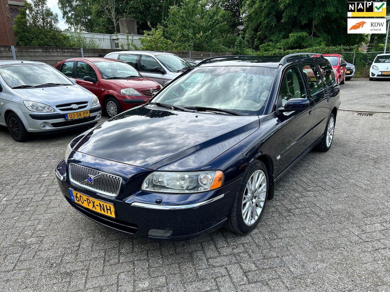 Volvo V70 - 2.5T Summum // APK 17-5-2026 // AUTOMAAT - AutoWereld.nl
