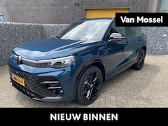 Volkswagen Tiguan - 1.5 eHybrid R-Line Business 204 PK | R-Line | Automaat | Navigatie | 360 Camera | Black St
