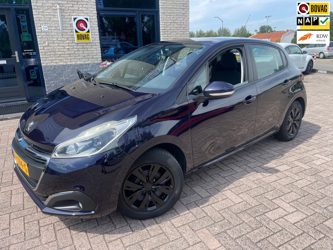 Peugeot 208 - 1.0 PureTech Access- PDC- airco- groot scherm - AutoWereld.nl