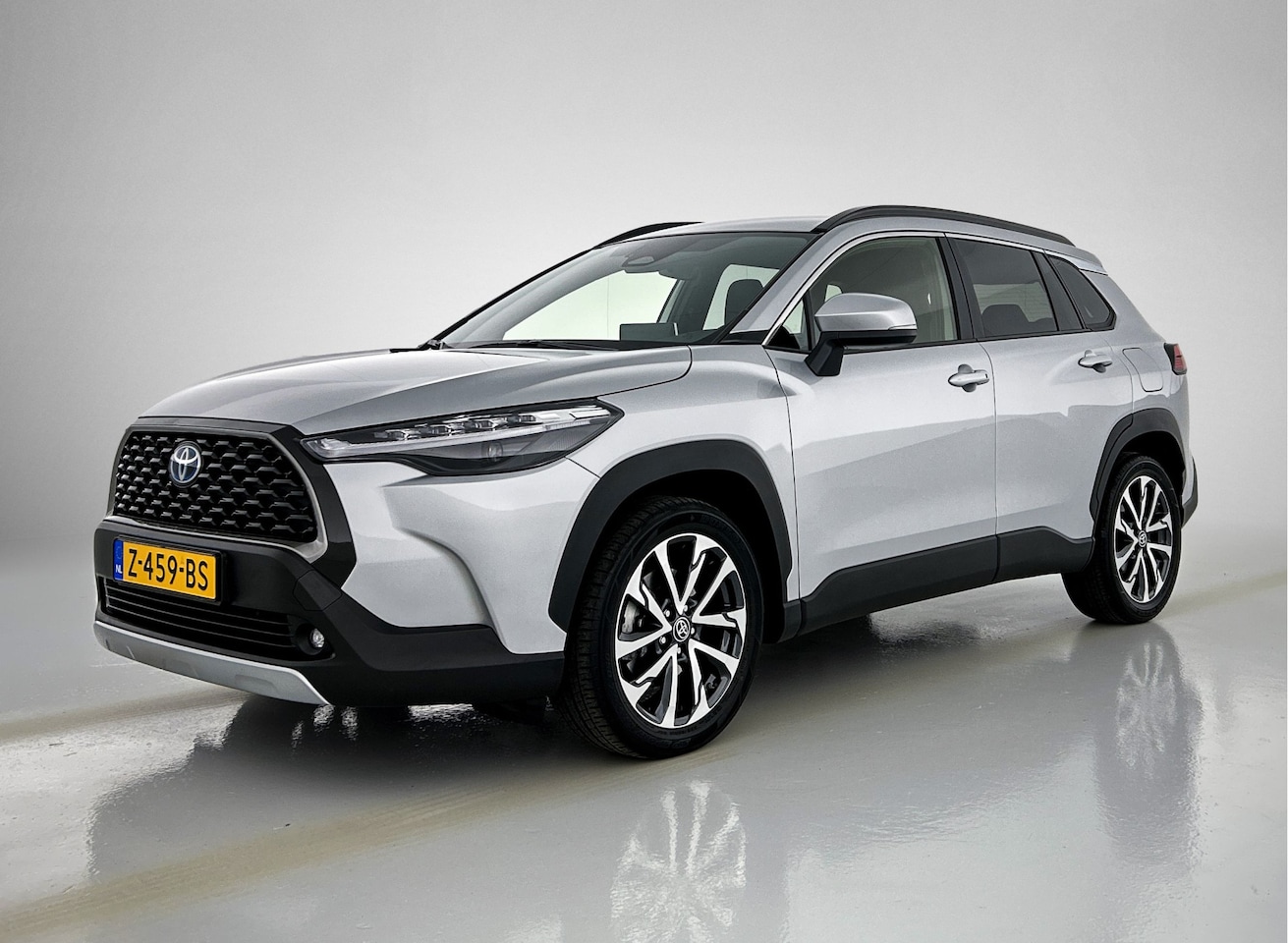 Toyota Corolla Cross - Hybrid 140 Dynamic | Full map navigatie | Privacy glass | - AutoWereld.nl