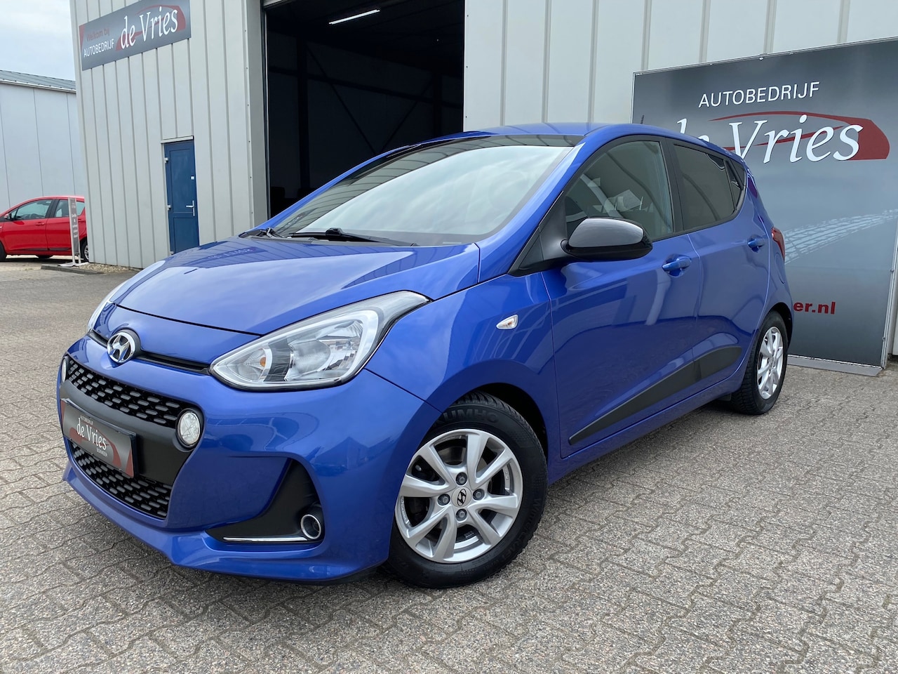 Hyundai i10 - 1.2 87PK Automaat / Airco / Stoel en Stuurverw. / LMV / Privacy Glas / Led - AutoWereld.nl