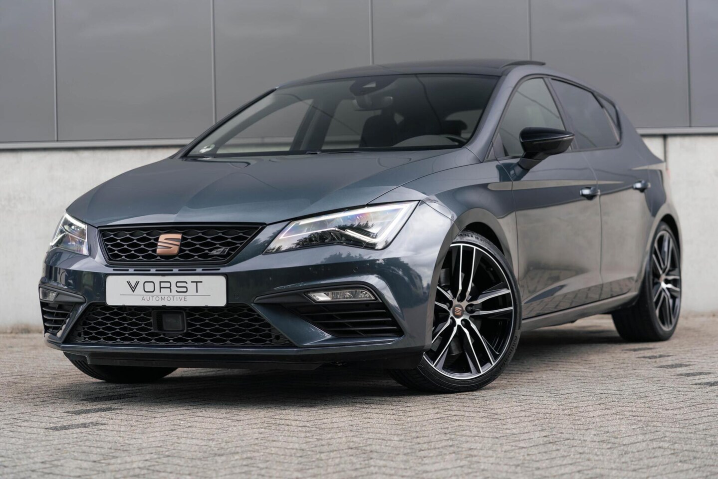 Seat Leon - 2.0 TSI CUPRA Schaalstoelen DSG Pano Beats - AutoWereld.nl