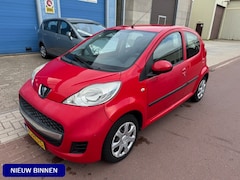 Peugeot 107 - 1.0-12V XS 2011 NAP 123.995km 5-deurs Geen airco, wel elektrische ramen en centrale deurve