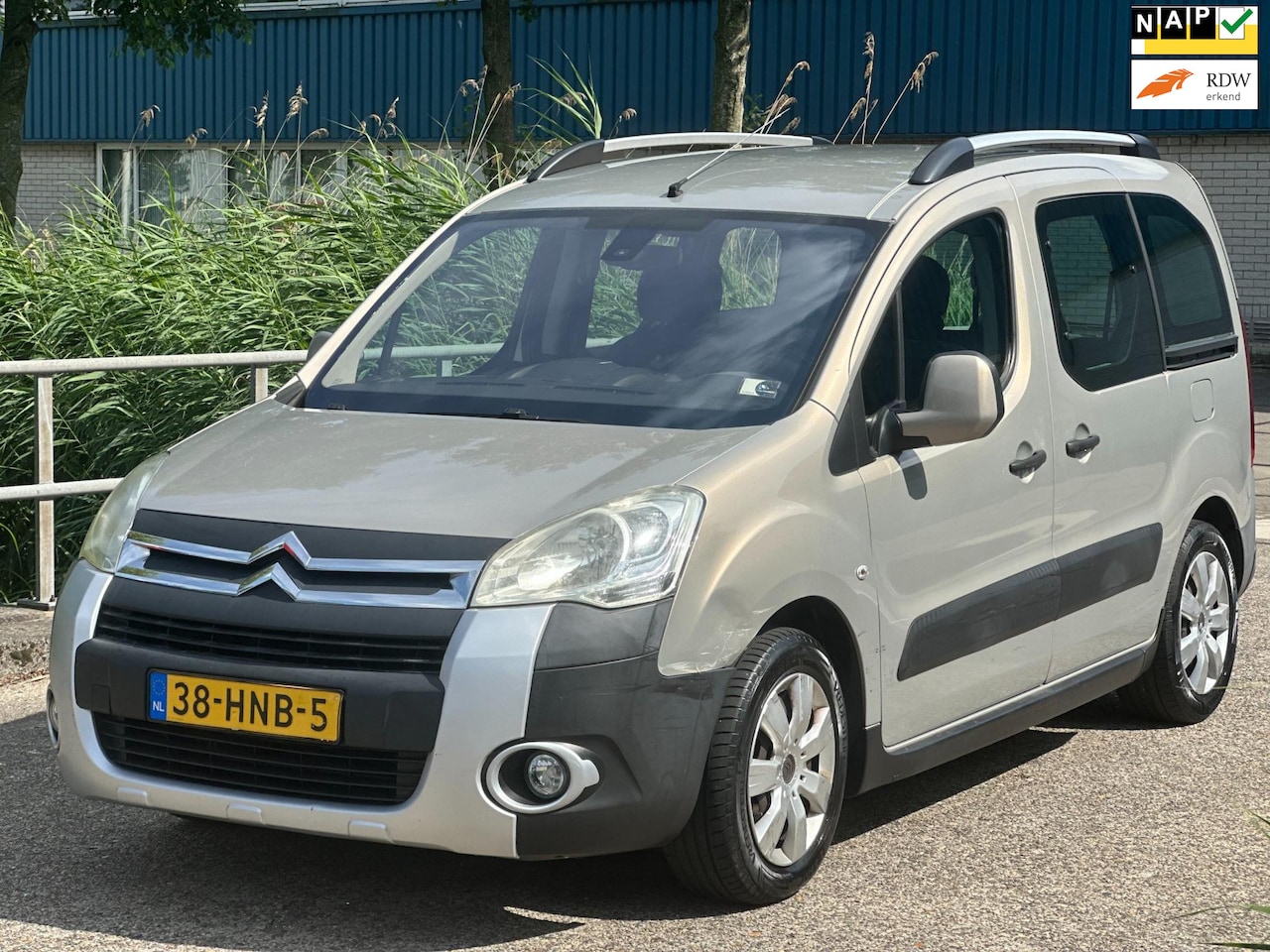 Citroën Berlingo - 1.6-16V XTR!2009!2x shuifdeur!Airco!APK!NAP! - AutoWereld.nl