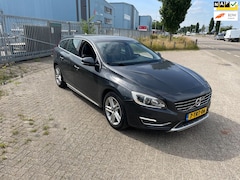 Volvo V60 - 2.4 D6 AWD Plug-In Hybrid Summum AUTOMAAT