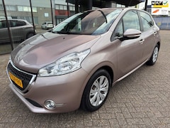 Peugeot 208 - 1.2 VTi Envy / Navi / PDC / Airco / 5-Drs