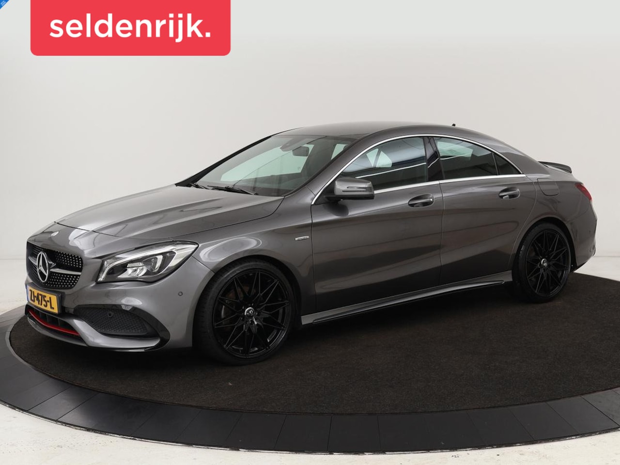 Mercedes-Benz CLA-Klasse - 180 AMG | Stoelverwarming | Sportstoelen | Camera | Navigatie | Park Assist | Full LED | C - AutoWereld.nl