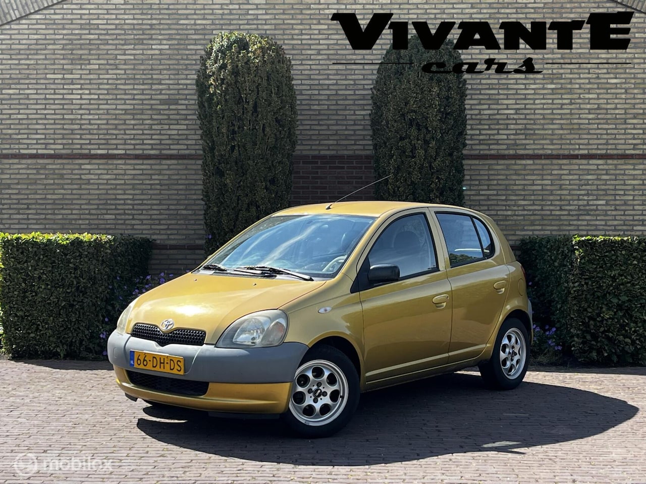 Toyota Yaris - 1.0-VVT-i 5DRS INRUILPAREL,APK 04-2026,CARPLAY - AutoWereld.nl