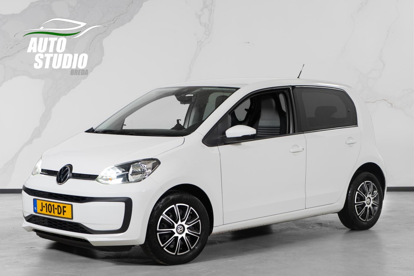 Volkswagen Up! - 1.0 BMT move up! 5drs | NL | Airco | Rijklaar - AutoWereld.nl