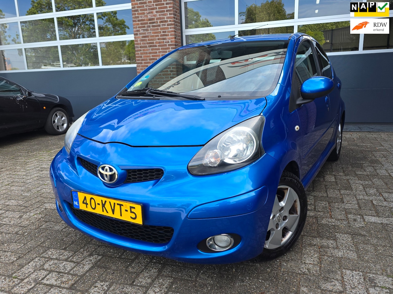 Toyota Aygo - 1.0-12V Dynamic Blue Apk |Airco |5DR | C1 / 107 - AutoWereld.nl