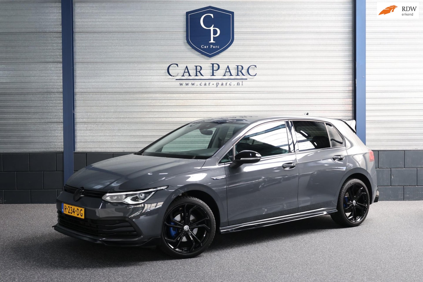 Volkswagen Golf - 1.5 eTSI R-Line IQ+LED/VIRTUAL/SFEER/ALCANTARA+S.VERWARMING+MASSAGE/18" LMVCAM/ACC/ECC/12 - AutoWereld.nl