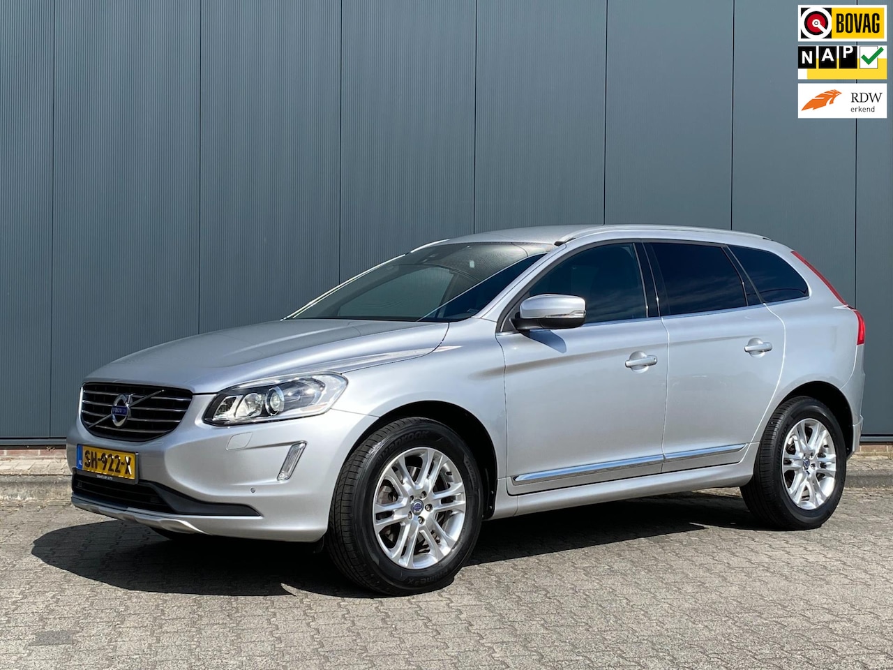 Volvo XC60 - 2.4 D4 Summum | Trekhaak | Navi | Xenon | Leder | Cruise Control - AutoWereld.nl