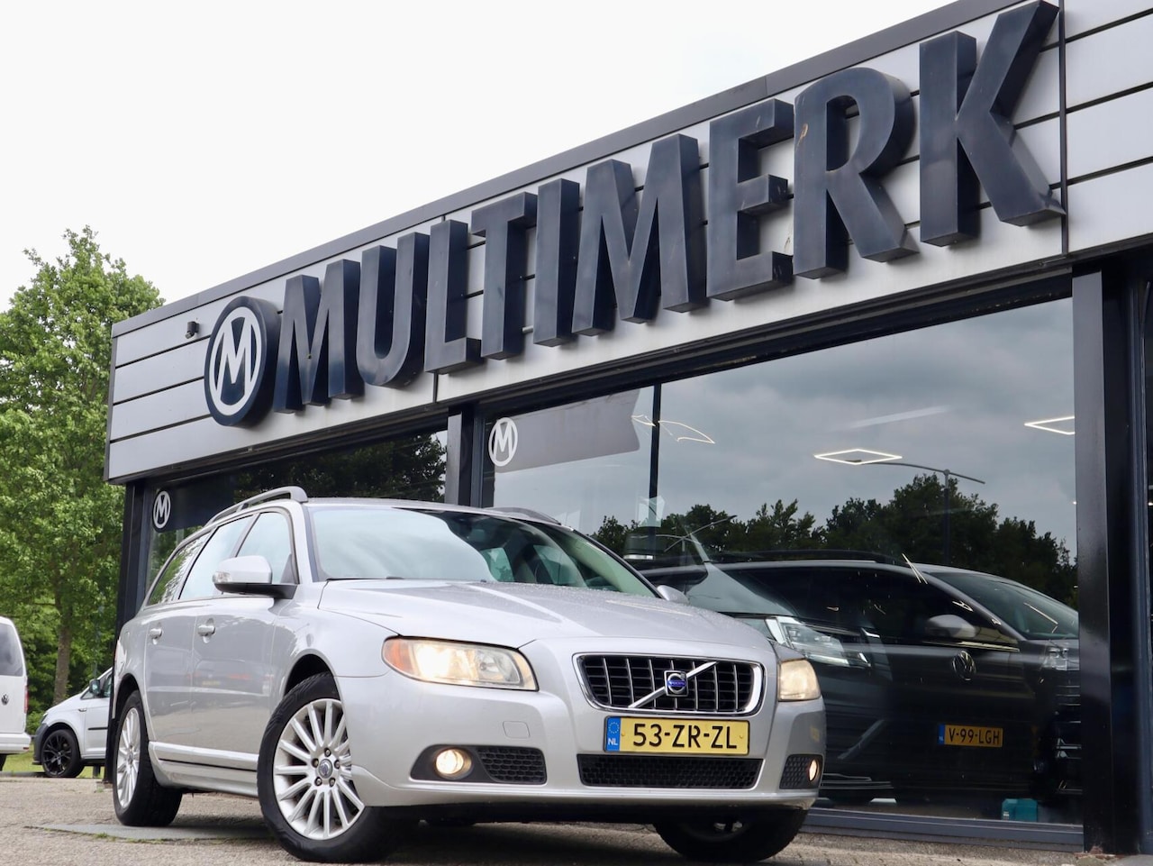 Volvo V70 - 2.5 2e Eigenaar, volledig Volvo dealer onderhouden - AutoWereld.nl