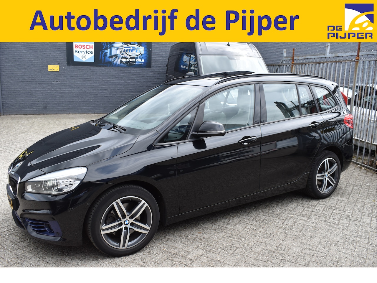 BMW 2-serie Gran Tourer - 218i 218i, LEDER,PANORAMADAK , BOEKJES,NAP EN ONDERHOUDSHISTORIE - AutoWereld.nl