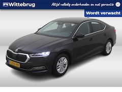 Skoda Octavia - 1.0 TSI 110pk Business Edition / Navigatie / Elek Achterklep / Parkeersensoren / Donker gl