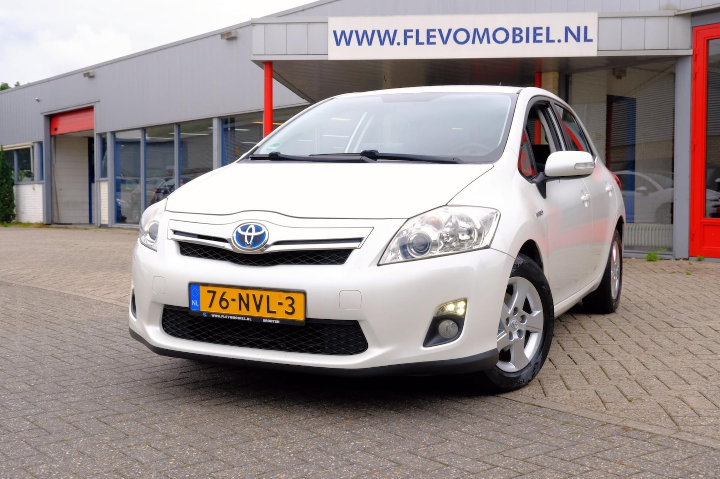 Toyota Auris - 1.8 Full Hybrid Aspiration Aut. Navi|Clima|PDC|Apple Carplay|Android - AutoWereld.nl
