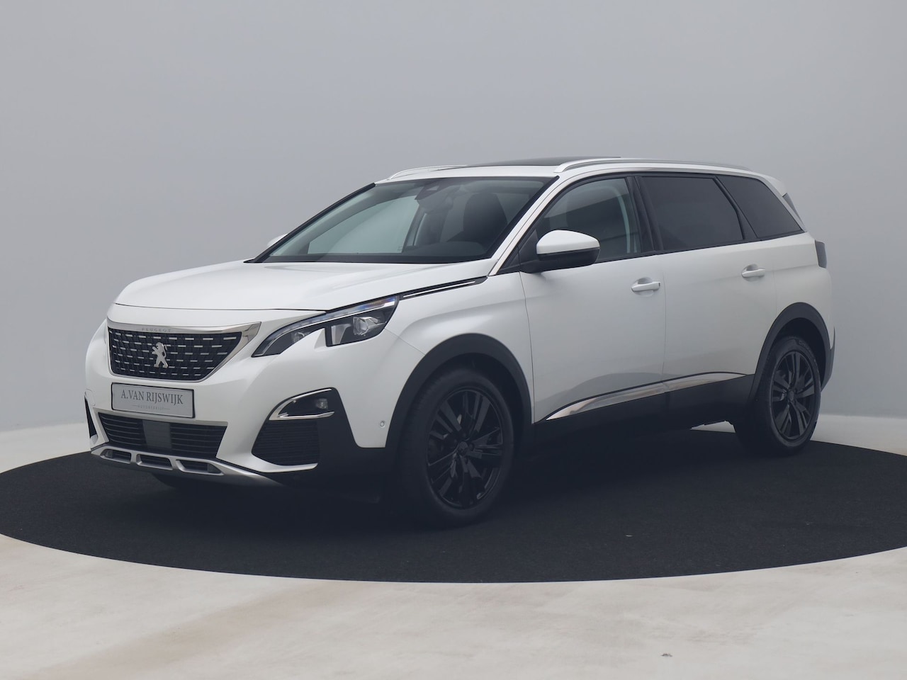 Peugeot 5008 - 1.2 PureTech 130 PK Automaat Allure 7-Pers. | PANO | BLACK | CAMERA | KEYLESS - AutoWereld.nl