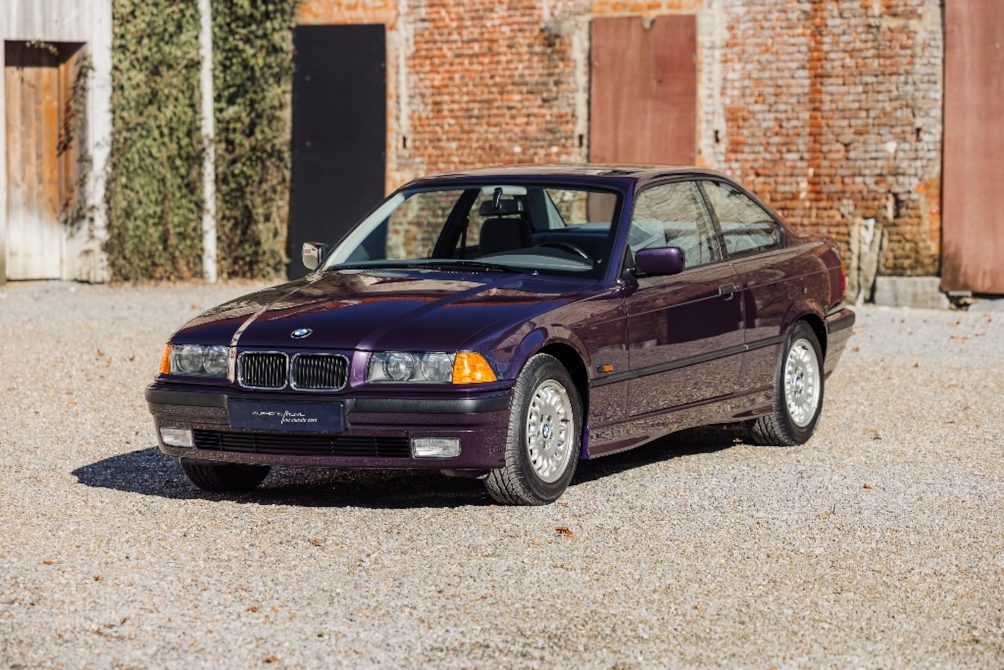 BMW 3-serie Coupé - 316i Individual 6.464Km. 247 Pictures online - AutoWereld.nl