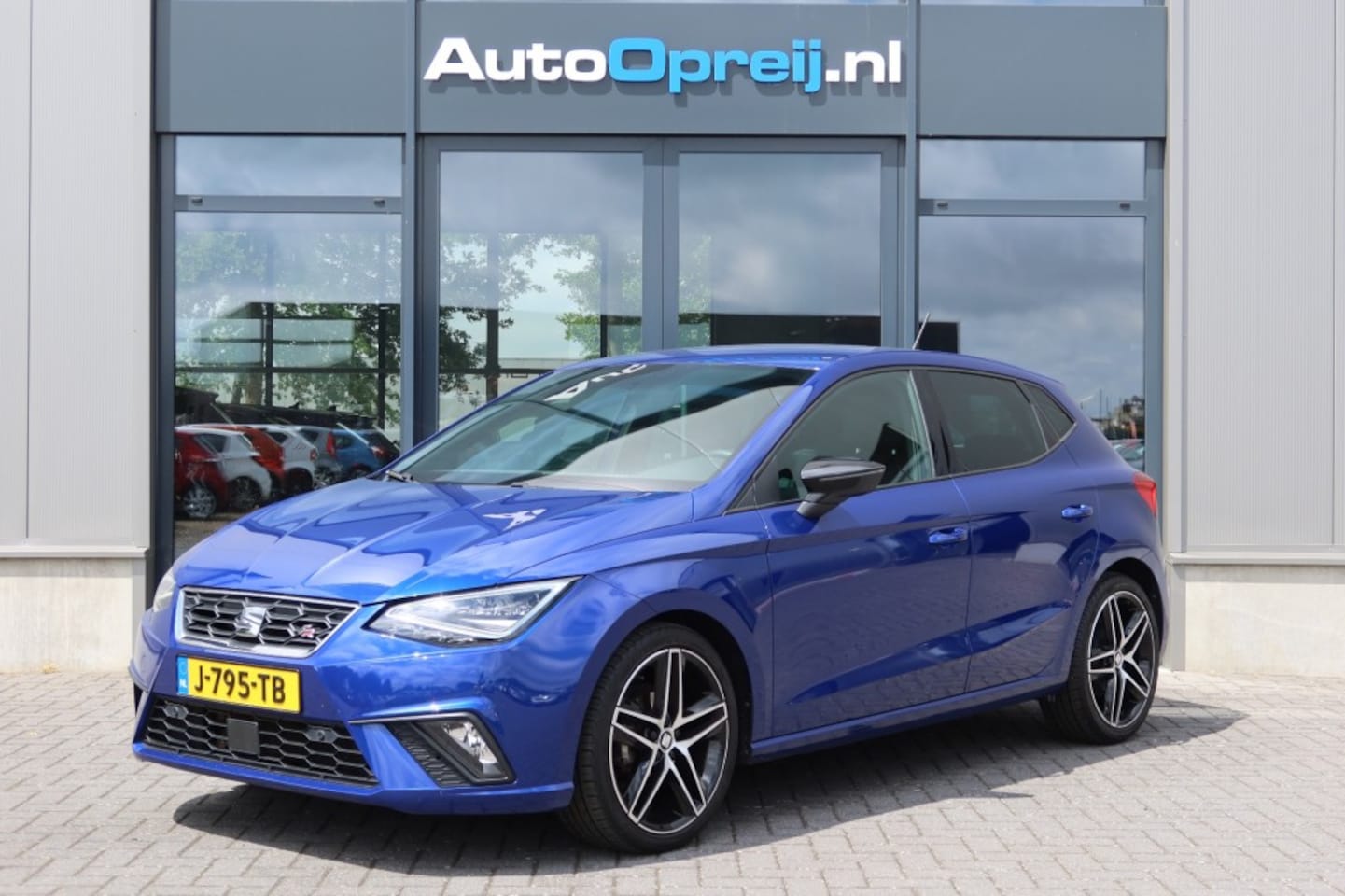 Seat Ibiza - 1.0 TSI FR Limited Edition 5drs. Clima, NAVI, Camera, Leer, Beats audio - AutoWereld.nl